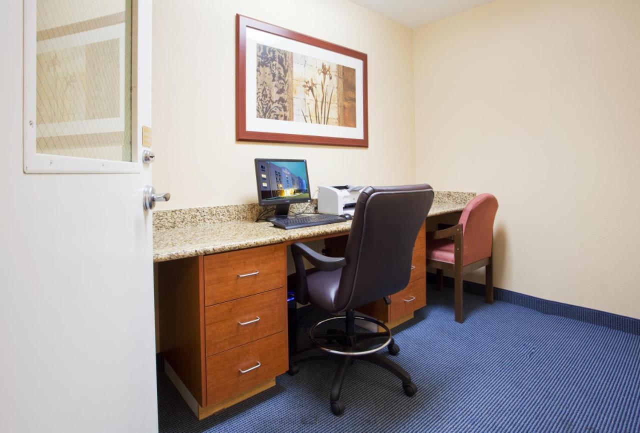 Candlewood Suites Jacksonville By Ihg Exterior foto